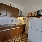 아파트 With Parking Space Njivice, Krk - 21861 니바이스