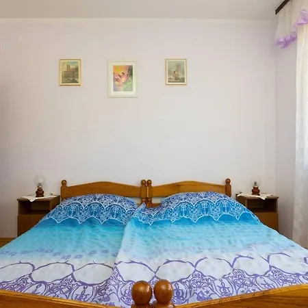 Apartman With Parking Space Njivice, Krk - 21861 *
