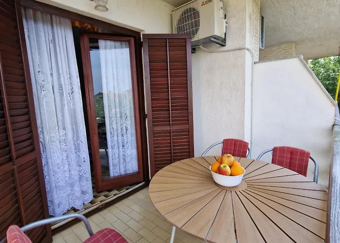 With Parking Space Njivice, Krk - 21861 דירה נייביצה