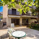 With Parking Space Njivice, Krk - 21861 דירה נייביצה