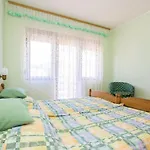 דירה With Parking Space Njivice, Krk - 21861 *
