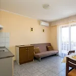 דירה With Parking Space Njivice, Krk - 21861 נייביצה
